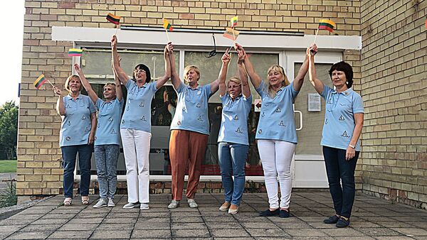 В курортном городе Литвы исполнили национальный гимн - Sputnik Литва