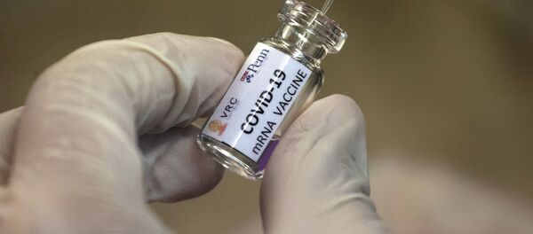 Тестирование вакцины на коронавирус, архивное фото Тестирование вакцины на коронавирус, архивное фото - Sputnik Литва