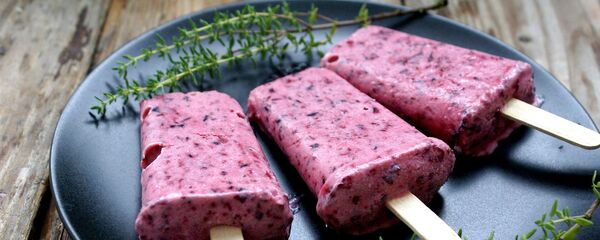 Смородиновое мороженое, архивное фото - Sputnik Литва