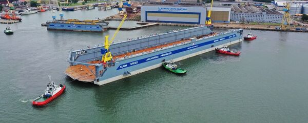 Плавучий док в Клайпедском порту Плавучий док в Клайпедском порту - Sputnik Литва