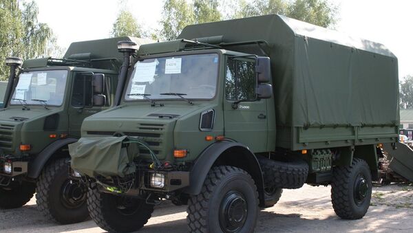 Военные грузовики Unimog U 5000 - Sputnik Lietuva