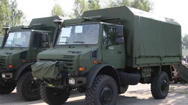 Военные грузовики Unimog U 5000 - Sputnik Lietuva
