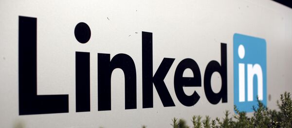 Логотип компании LinkedIn - Sputnik Литва
