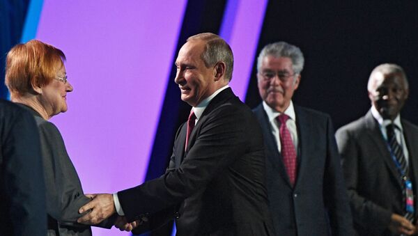 Президент РФ В. Путин принимает участие в XIII ежегодном заседании Международного дискуссионного клуба Валдай - Sputnik Литва