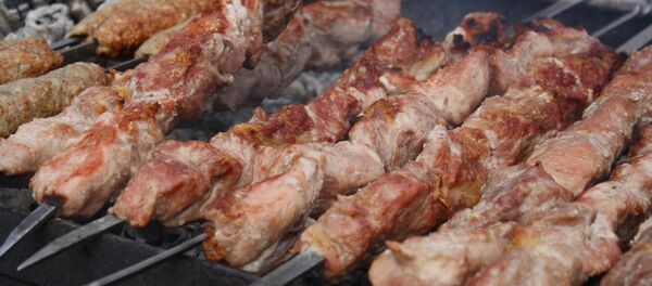 Без настоящего грузинского шашлыка не обходится ни одно застолье Без настоящего грузинского шашлыка не обходится ни одно застолье - Sputnik Lietuva