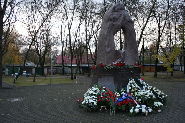 Памятник воинам-интернационалистам в Северном городке Вильнюса - Sputnik Литва