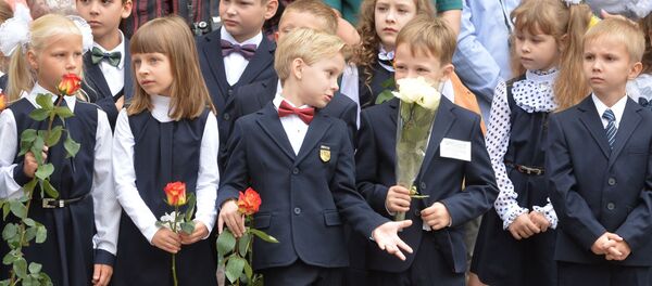 Линейка в гимназии Линейка в гимназии - Sputnik Lietuva