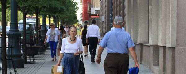 Прохожие на проспекте Гедимина - Sputnik Литва