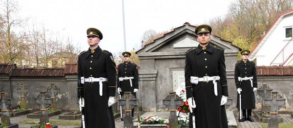 Солдаты почтили память погибших борцов за свободу - Sputnik Литва