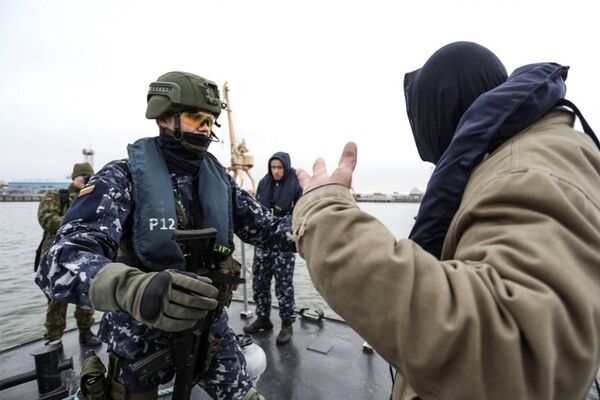 Две группы вооруженных сил Литвы готовы к операции Евросоюза София Две группы вооруженных сил Литвы готовы к операции Евросоюза София - Sputnik Литва