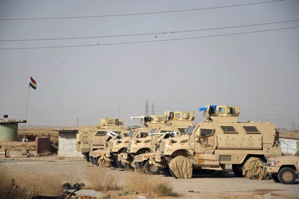 Бойцы курдских отрядов, воюющие против ИГ - Sputnik Литва