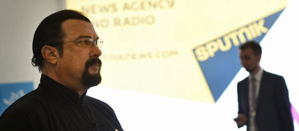 Американский актер Стивен Сигал - Sputnik Литва