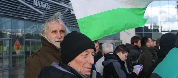 Болельщики с флагом ФК Жальгирис - Sputnik Lietuva