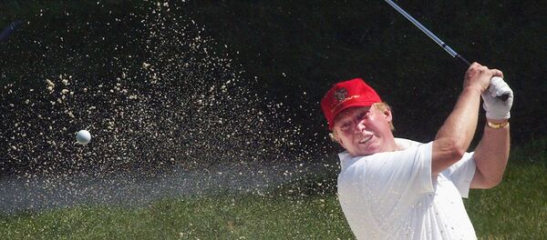 Дональд Трамп во время турнира Buick Classic 9 июня 2004 года Дональд Трамп во время турнира Buick Classic 9 июня 2004 года - Sputnik Литва