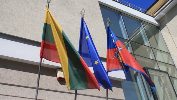 Флаги Литвы, Евросоюза и Вильнюса - Sputnik Литва