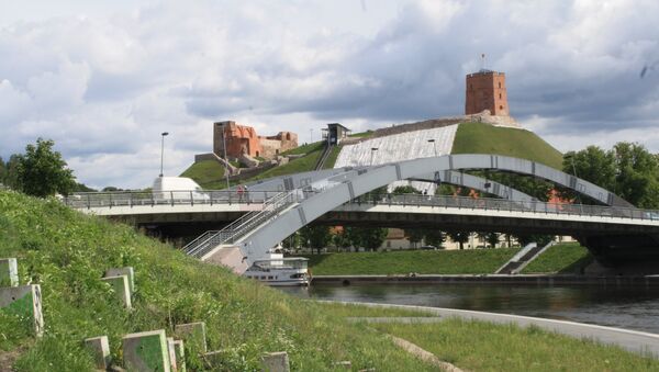 Мост и гора Гедиминаса - вид с набережной - Sputnik Литва