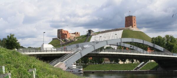 Мост и гора Гедиминаса - вид с набережной - Sputnik Литва