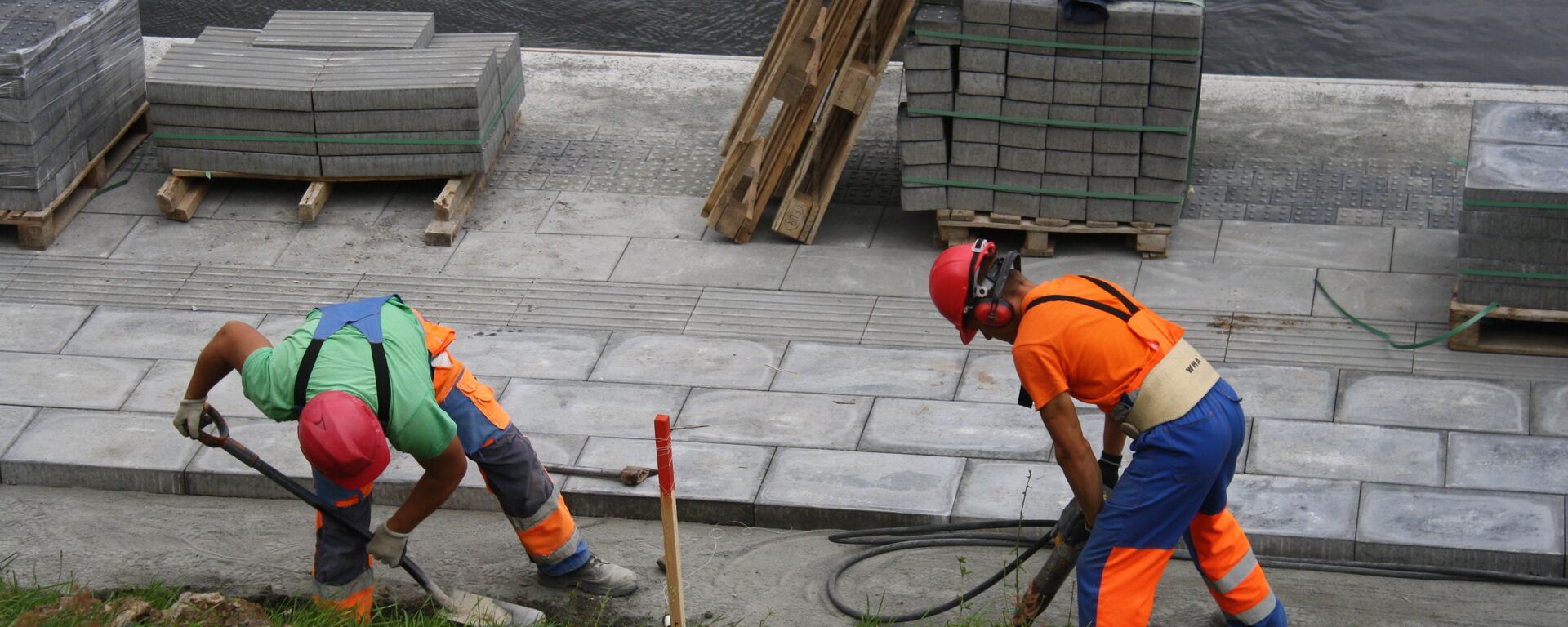 Ремонтные работы набережной Вильнюса  - Sputnik Литва, 1920, 13.11.2025