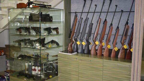 Витрины магазина оружия, архивное фото - Sputnik Литва