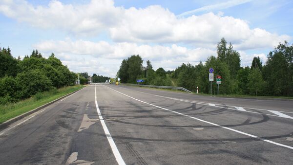 Пустая трасса перед КПП Мядининкай - Sputnik Литва