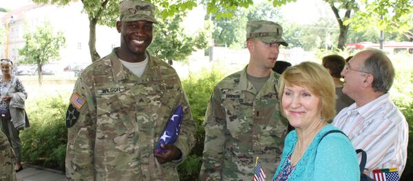 Фото с солдатами США Фото с солдатами США - Sputnik Литва