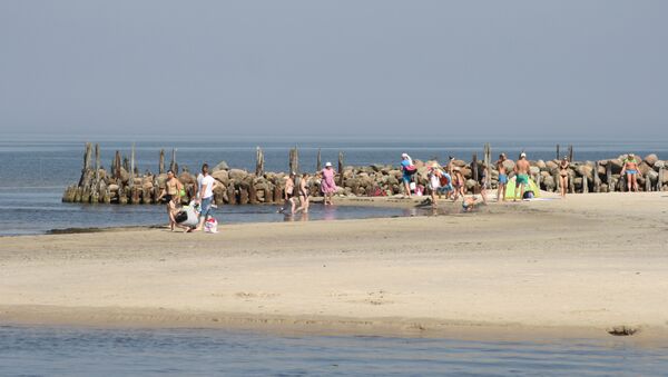 Люди на пляже в Швентойи - Sputnik Lietuva