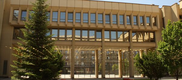 Сейм Литвы дворик перед главным входом - Sputnik Литва