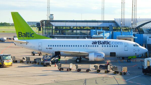 AirBaltic Боинг 737-53S - Sputnik Литва