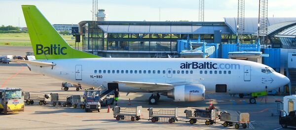 AirBaltic Боинг 737-53S - Sputnik Литва