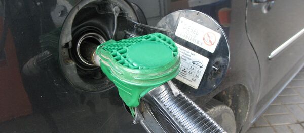 Automobilio bako pripildymas Automobilio bako pripildymas - Sputnik Lietuva