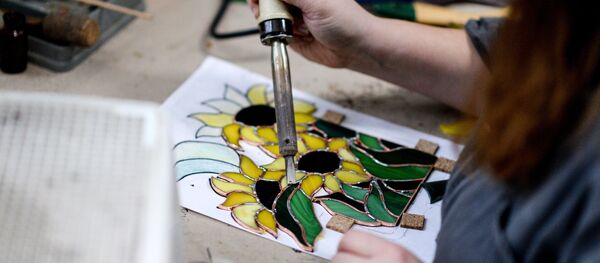 Производство витражей и зеркал в Великом Новгороде - Sputnik Литва