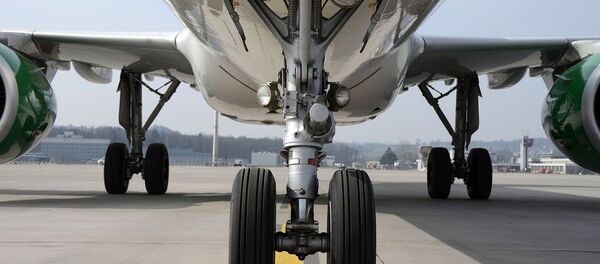 Под самолетом - Sputnik Литва