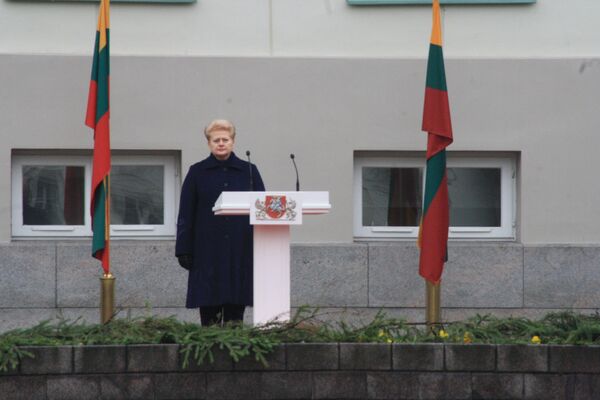 Президент Литвы Даля Грибаускайте перед трибуной - Sputnik Lietuva