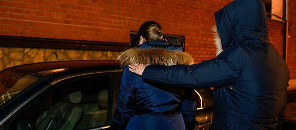 Пострадавшая женщина, реконструкция преступления Пострадавшая женщина, реконструкция преступления - Sputnik Литва