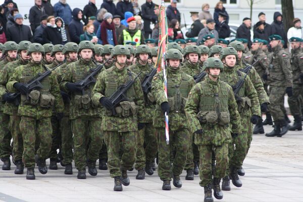 Отряд спецназа во главе торжественного марша - Sputnik Литва