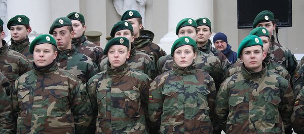 Юные добровольцы армии Литвы - Sputnik Литва