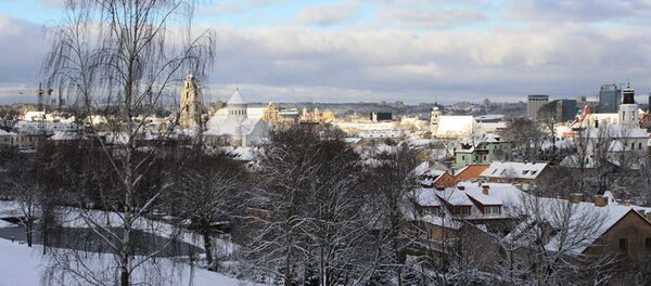 Зимний Старый Вильнюс. Вид с улицы Майроню - Sputnik Литва