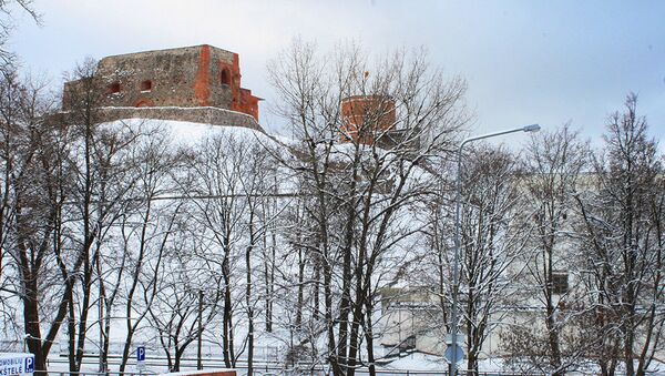 Гора Гедыминаса в снегу. Вид со спуска с горы Трех крестов - Sputnik Lietuva