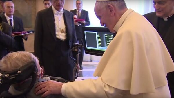 Видеофакт: Папа Франциск встретился с физиком Стивеном Хокингом - Sputnik Lietuva