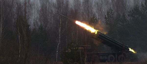 Боевые стрельбы из ракетно-артиллерийского вооружения в Ленинградской области Боевые стрельбы из ракетно-артиллерийского вооружения в Ленинградской области - Sputnik Литва
