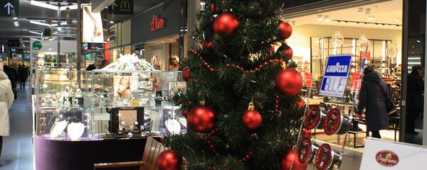 Рождественская елка в торговом центре Акрополис в Вильнюсе Рождественская елка в торговом центре Акрополис в Вильнюсе - Sputnik Lietuva