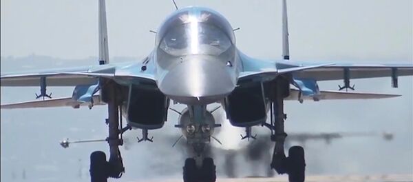 Вылет первой группы самолетов ВКС с авиабазы Хмеймим в пункты постоянного базирования на территории России - Sputnik Литва