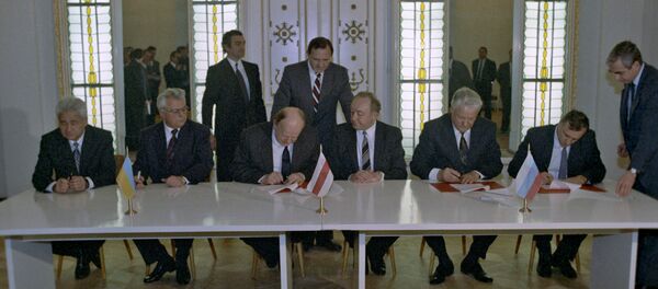 Подписание Соглашения о ликвидации СССР и создании Содружества Независимых Государств - Sputnik Литва