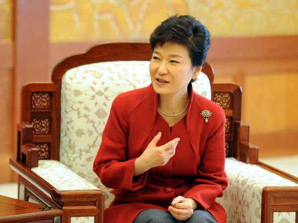 Официальный визит В.Путина в Республику Корея Официальный визит В.Путина в Республику Корея - Sputnik Литва