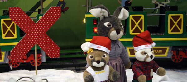 Мягкие игрушки - рождественские зайчата - Sputnik Литва