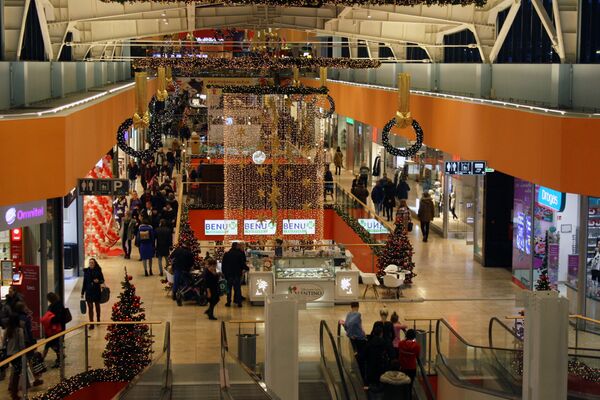 Торговый центр в рождественском убранстве - Sputnik Литва