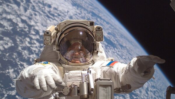Космонавт в открытом космосе - Sputnik Литва