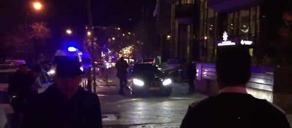Совершено покушение на посла России в Турции. Кадры с места ЧП Совершено покушение на посла России в Турции. Кадры с места ЧП - Sputnik Литва