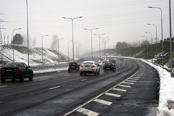 Первые автомобили начали движение на новом участке объездной дороги - Sputnik Lietuva