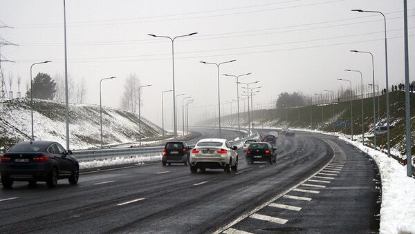 Первые автомобили начали движение на новом участке объездной дороги - Sputnik Литва
